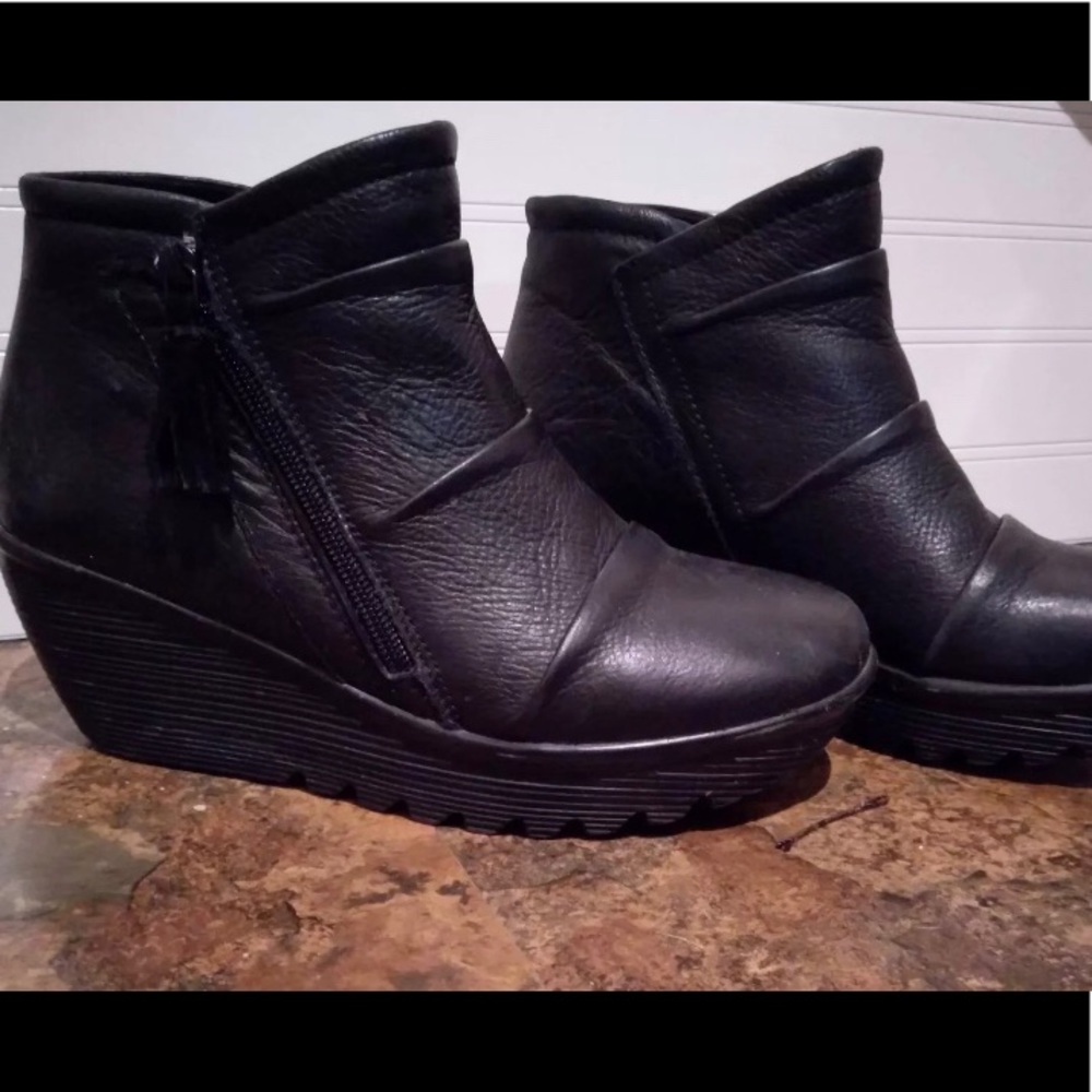 Skechers Parallel Double Wedge Ankle Booties